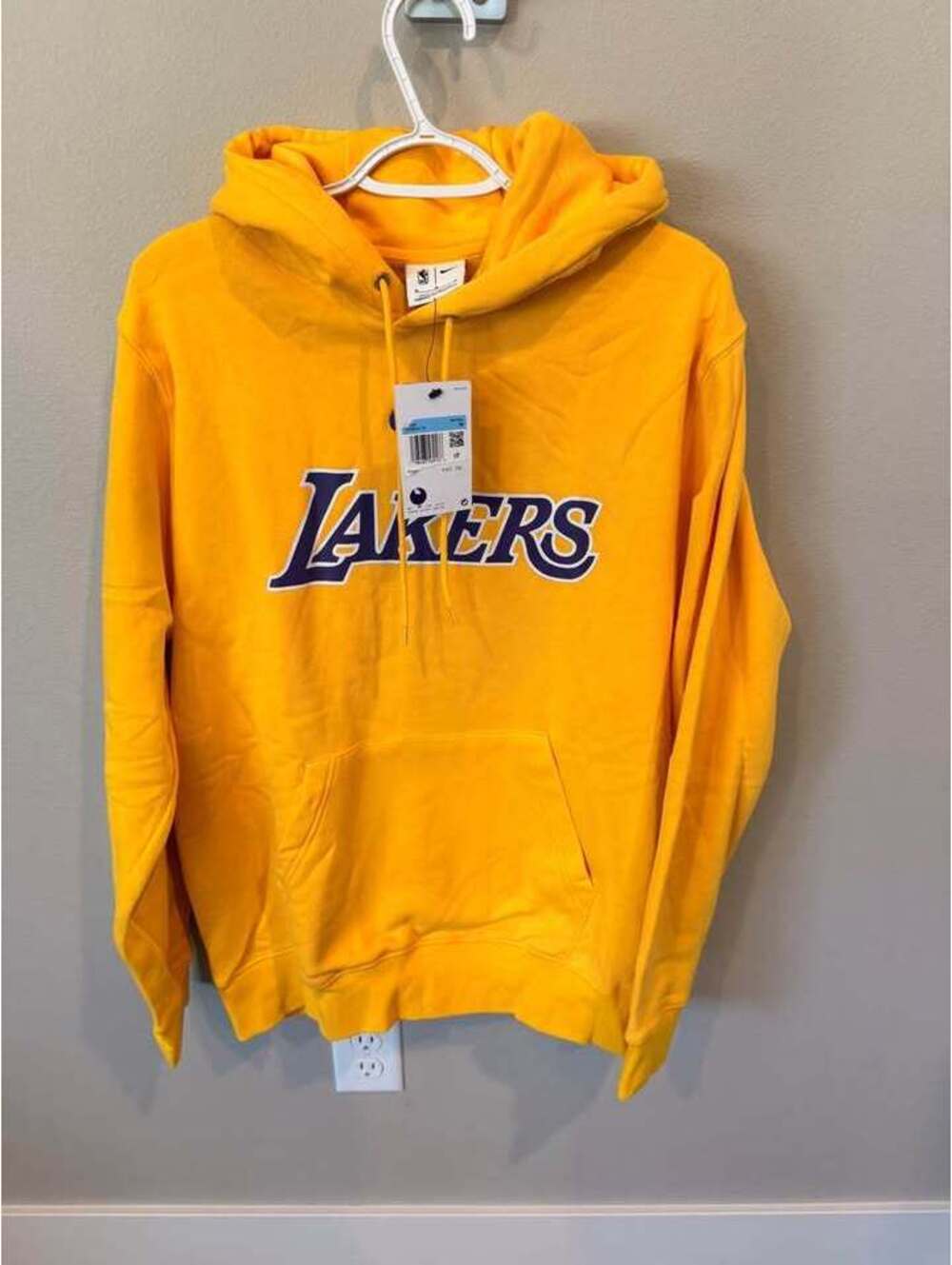 Los Angeles Lakers Hoodie - Size Men’s Medium